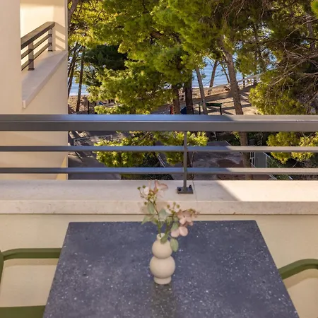 Beachfront Sunset - Srzić 3* Makarska