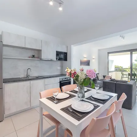 Beachfront Sunset - Srzic 3* Makarska