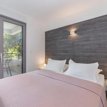 Beachfront Sunset - Srzic Гостьовий будинок *