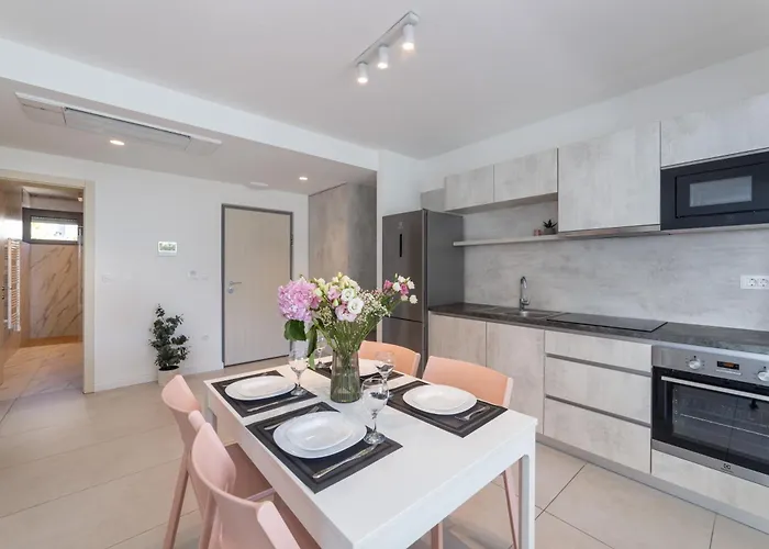 Beachfront Sunset - Srzic بيت ضيافة 3*